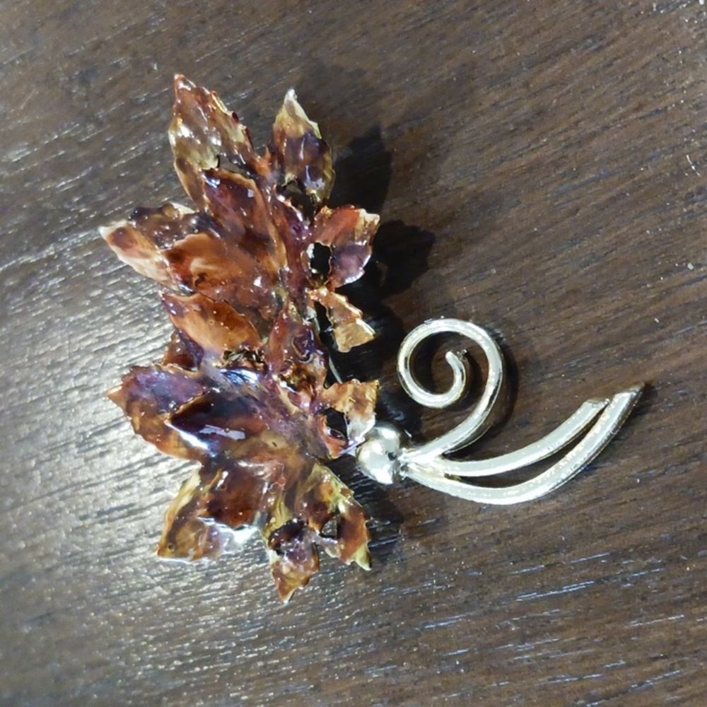 Vintage Coro 1969 Brooch Copper Colors Brown Orange